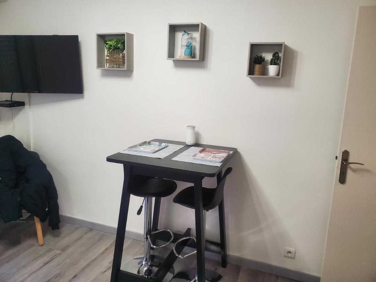 Joli Petit Studio Au Centre De Carry Le Rouet Apartamento Exterior foto